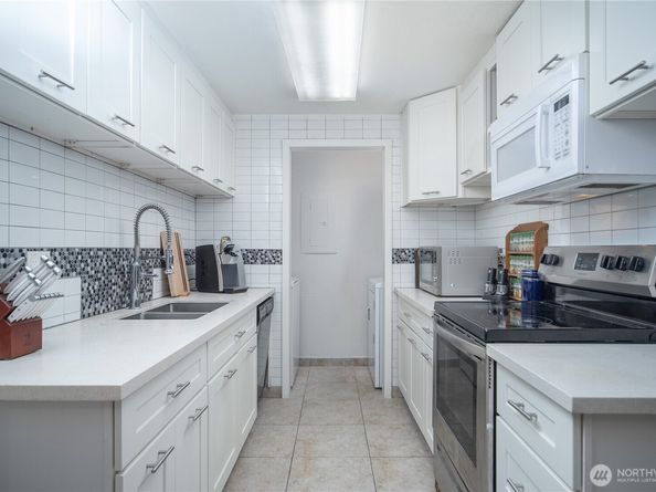 16817 Larch Way D206, Lynnwood WA 98037