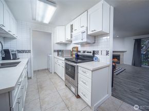 16817 Larch Way D206, Lynnwood WA 98037