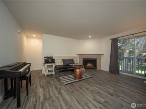 16817 Larch Way D206, Lynnwood WA 98037