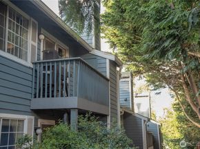 16817 Larch Way D206, Lynnwood WA 98037