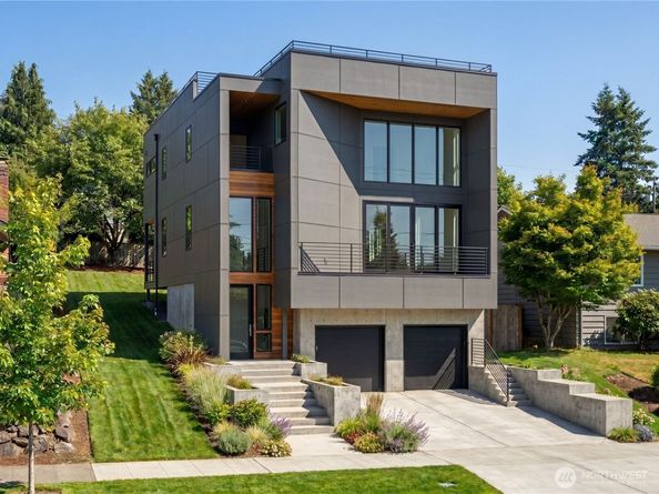 8022 Fauntleroy Way SW, Seattle WA 98136