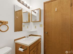 3024 NE 143rd Street 301, Seattle WA 98125