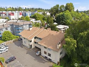 3024 NE 143rd Street 301, Seattle WA 98125