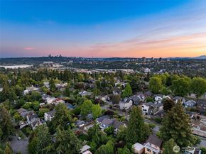 5706 35th Ave NE, Seattle WA 98105