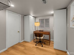 5706 35th Ave NE, Seattle WA 98105