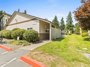 12933 127th Drive NE F205, Kirkland WA 98034