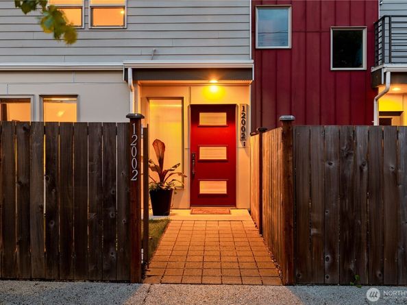 12002 Greenwood Avenue N, Seattle WA 98133