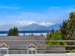 12002 Greenwood Avenue N, Seattle WA 98133