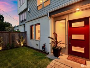 12002 Greenwood Avenue N, Seattle WA 98133