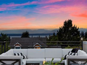 12002 Greenwood Avenue N, Seattle WA 98133