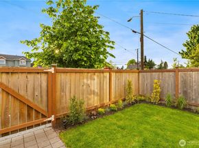12002 Greenwood Avenue N, Seattle WA 98133