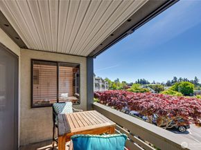 153 Madison Avenue N, Bainbridge Island WA 98110
