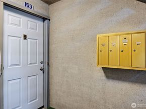 153 Madison Avenue N, Bainbridge Island WA 98110
