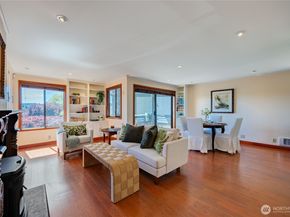 153 Madison Avenue N, Bainbridge Island WA 98110