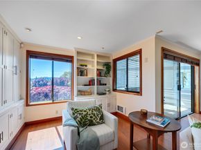 153 Madison Avenue N, Bainbridge Island WA 98110