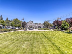 153 Madison Avenue N, Bainbridge Island WA 98110