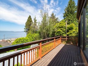 2364 Hobart Avenue SW, Seattle WA 98116