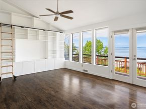 2364 Hobart Avenue SW, Seattle WA 98116