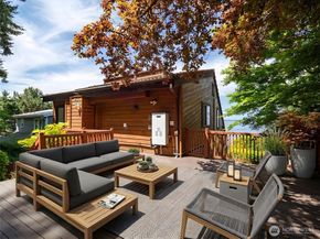 2364 Hobart Avenue SW, Seattle WA 98116