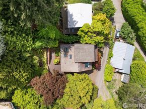 2364 Hobart Avenue SW, Seattle WA 98116
