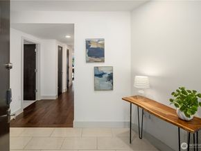 9123 NE Juanita Drive 205, Kirkland WA 98034