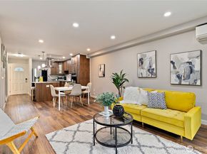 17014 NE 80th Street C6, Redmond WA 98052