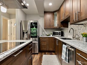 17014 NE 80th Street C6, Redmond WA 98052
