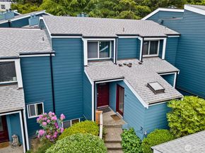 17014 NE 80th Street C6, Redmond WA 98052