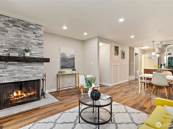 17014 NE 80th Street C6, Redmond WA 98052