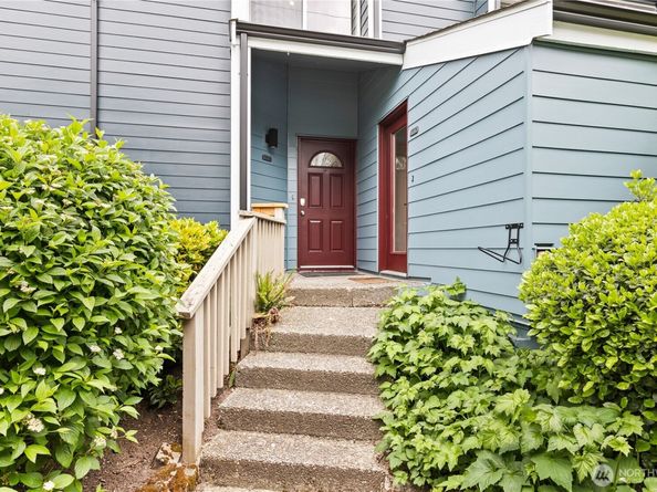 17014 NE 80th Street C6, Redmond WA 98052
