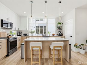 902 N 86th Street, Seattle WA 98103