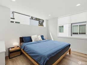 902 N 86th Street, Seattle WA 98103