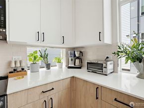 902 N 86th Street, Seattle WA 98103