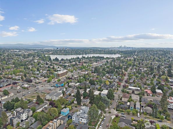 902 N 86th Street, Seattle WA 98103