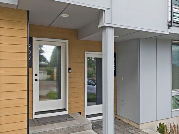 902 N 86th Street, Seattle WA 98103