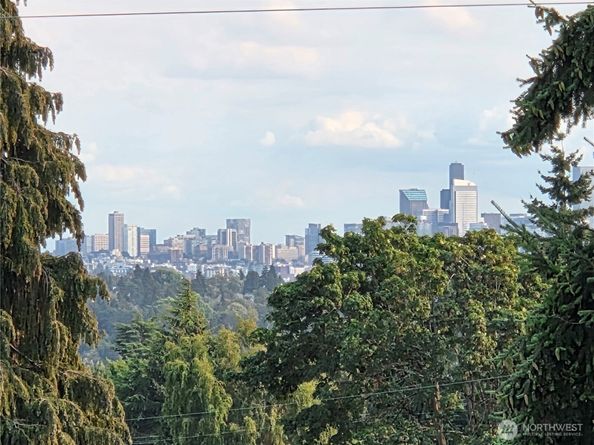 902 N 86th Street, Seattle WA 98103