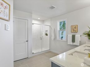 121 171st Place SW B, Bothell WA 98012