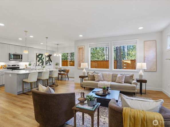 121 171st Place SW B, Bothell WA 98012