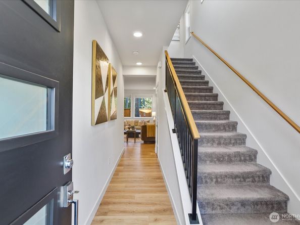 121 171st Place SW B, Bothell WA 98012