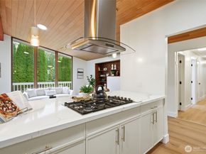7801 NE 133rd Place, Kirkland WA 98034