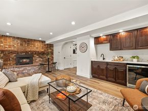 315 241st Street SW, Bothell WA 98021