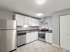 4308 NE Sunset Boulevard V5, Renton WA 98059