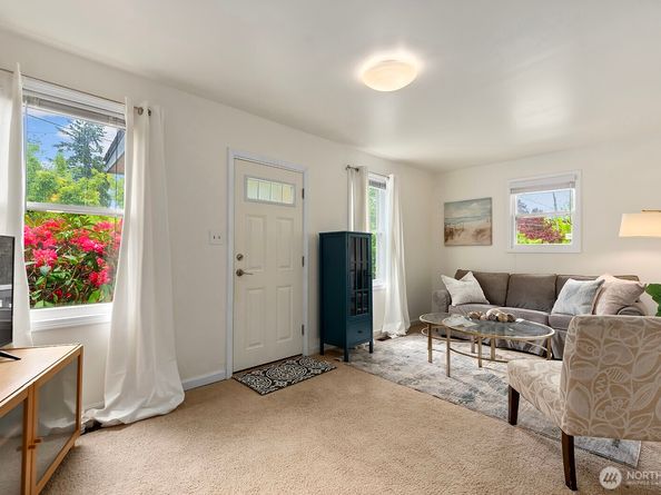 8844 18th Avenue SW, Seattle WA 98106
