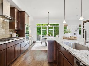 8400 169th Place NE 102, Redmond WA 98052