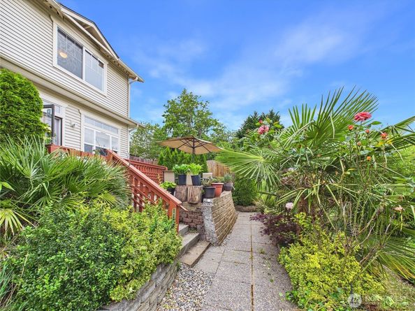 1108 S 207th Street, SeaTac WA 98198