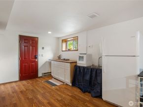 12011 SE 157th Place, Renton WA 98058