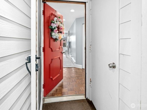 23407 Lakeview Drive G101, Mountlake Terrace WA 98043