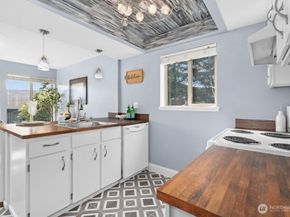 23407 Lakeview Drive G101, Mountlake Terrace WA 98043