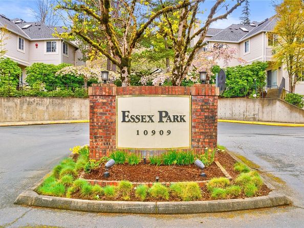 10909 Avondale Road NE P161, Redmond WA 98052