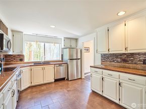 15028 245th Avenue SE, Issaquah WA 98027